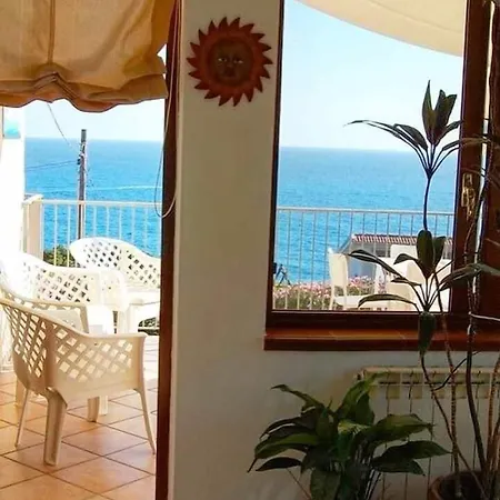 Il Faro فندق مبيت وإفطار