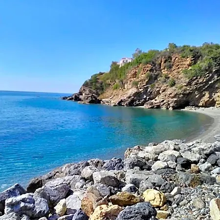 לינה וארוחת בוקר Il Faro 3*